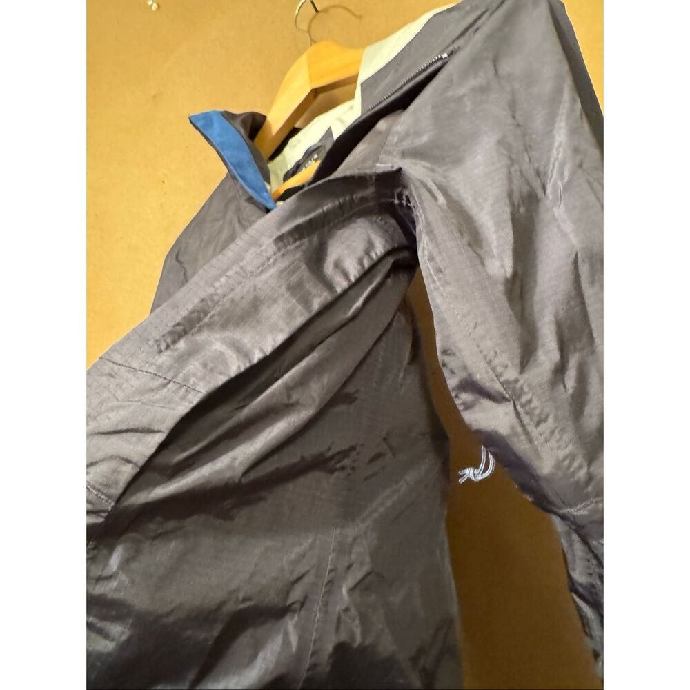 Mountain Hardware Nylon Jacket - image 4